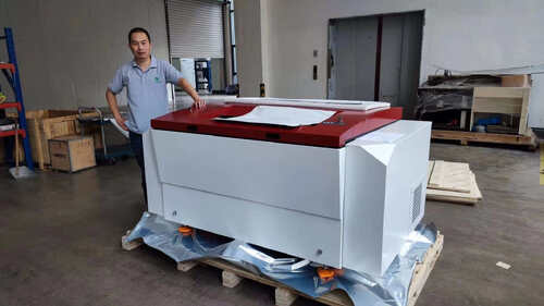 последний случай компании о Компания Adhesol в Чили установила EcooSetter T400E для самоклеющейся печати этикеток