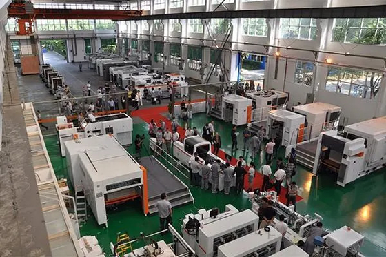 Тип штемпелевать Platen фольги умирает автомат для резки со стальным лезвием