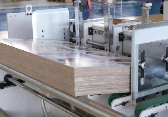 Машина автоматической УЛЬТРАФИОЛЕТОВОЙ политуры полируя застекляя для Paperboard