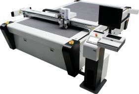 Гофрированный штемпелевать фольги Paperboard умирает автомат для резки 1200mm/s